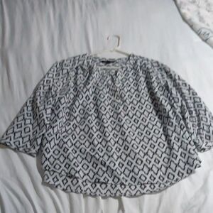 Woven Geometric Black & White Peasant Blouse
